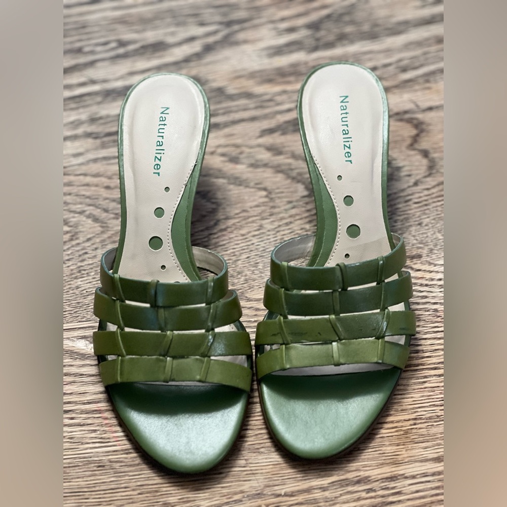 Naturalizer Olive Green Leather Women's Mules Size 7N